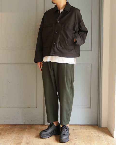 アモッサPeサージ トラッカージャケット