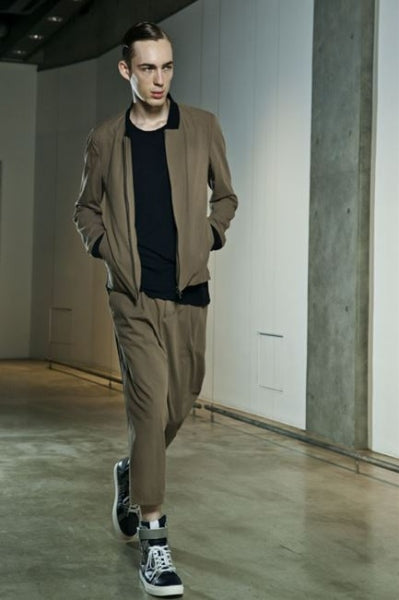 スムースレザー ハイカットスニーカー