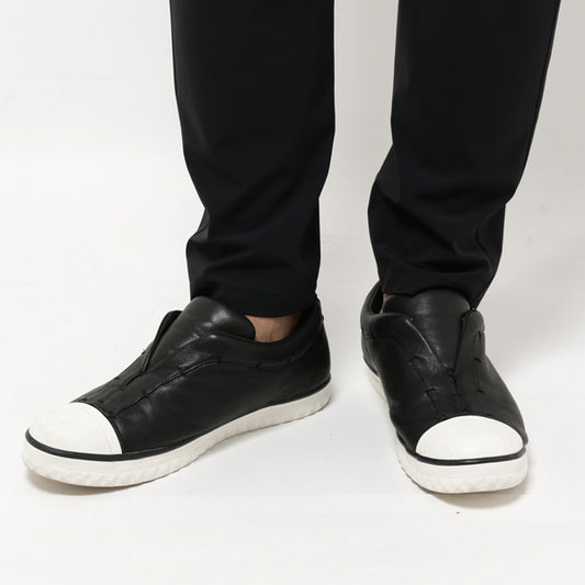 ローカットスニーカー