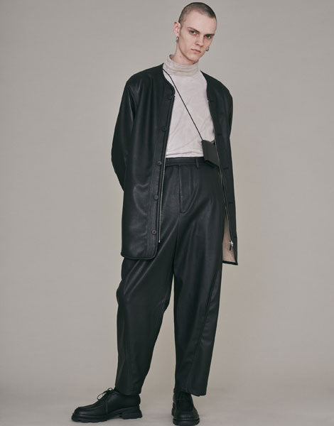 SYNTHETIC LEATHER x BELTED BALLOON TROUSERS
