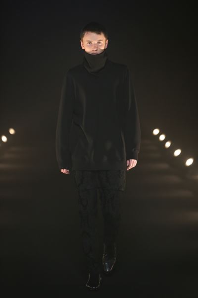 LOOSE NECK BIG SWEAT