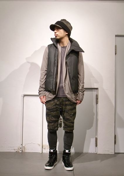 タイプライターレザータ加工 ダウンベスト