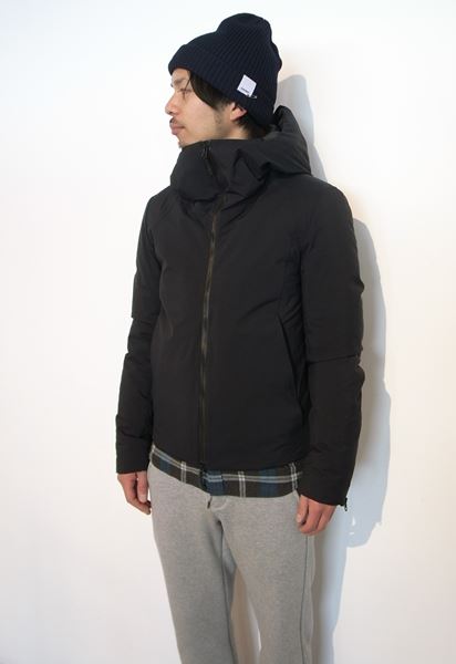 透湿防水3レイヤーナイロンリップ フーデッドダウンジャケット