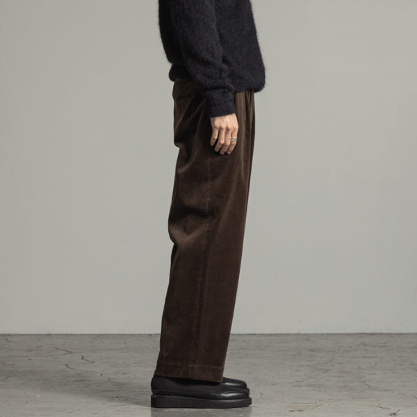 9WALE CORDUROY 2TUCK STRAIGHT FIT