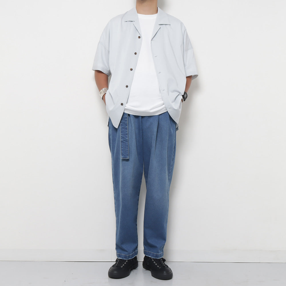 SUPIMA CO STRETCH DENIM BELTED TAPERED FIT TROUSERS (FADED)