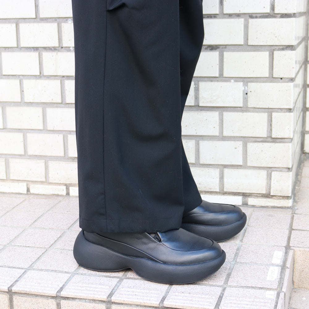 COW LEATHER OVAL SOLE TRAINER