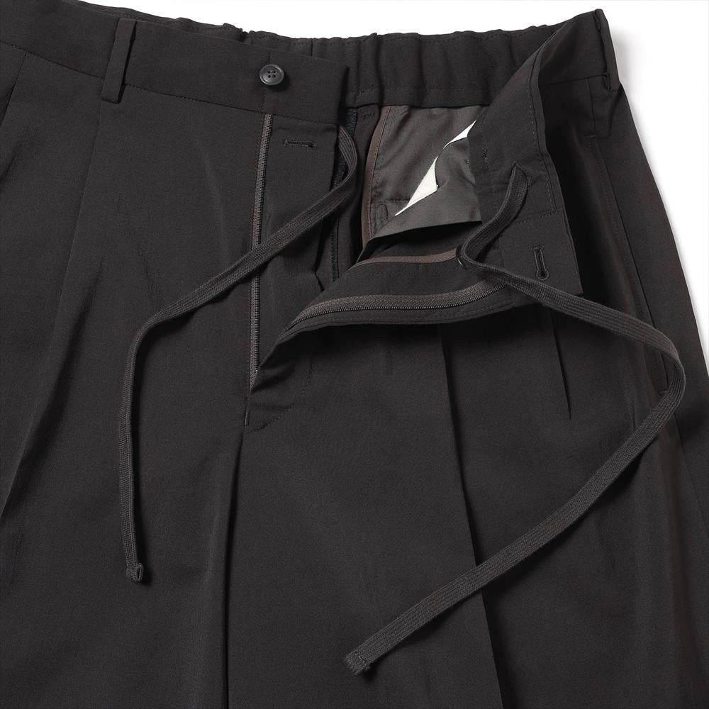 DOUBLE PLEATED SHORTS