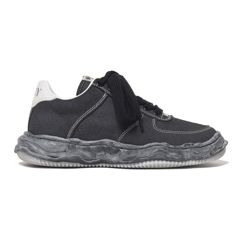 (WAYNE) OG Sole Canvas Garment dye Low-top Sneaker BLACKxBLACK