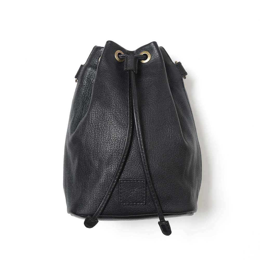CCU LEATHER KINCHAKU BAG