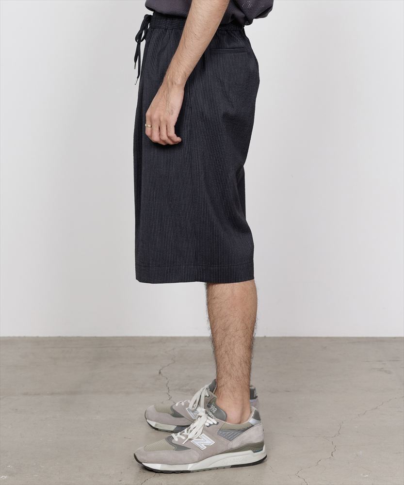 DOUBLE TUCK SHORTS WOOL SEERSUCKER