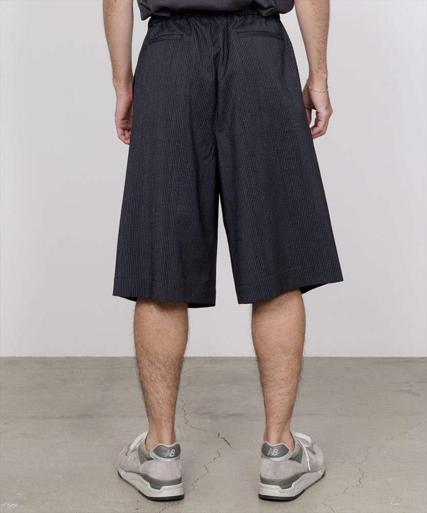 DOUBLE TUCK SHORTS WOOL SEERSUCKER