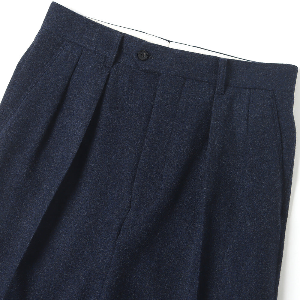 VIRGIN WOOL AND CASHMERE FLANNEL 2-TUCK STRAIGHT SLACKS