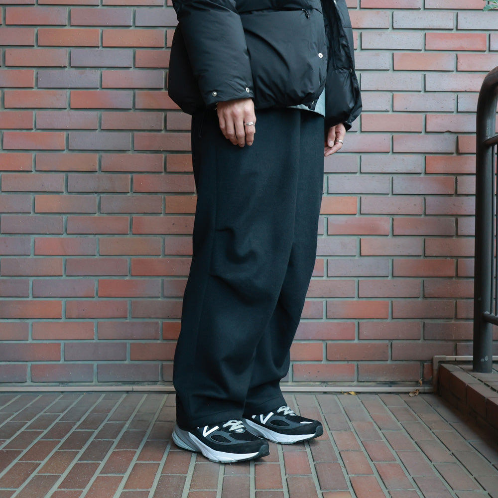 KNEE TUCK PANTS WOOL SILK BEAVER