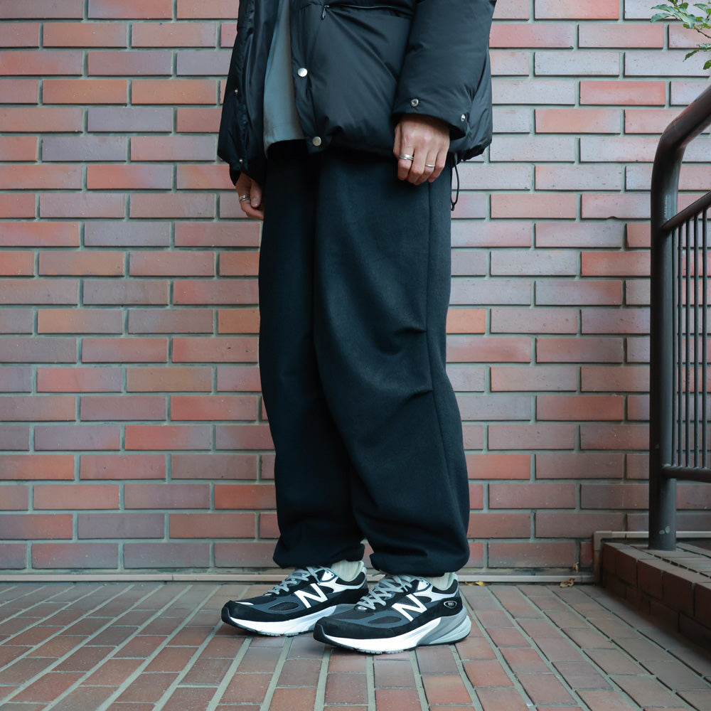 KNEE TUCK PANTS WOOL SILK BEAVER