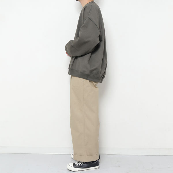 HUGE SWEAT SHIRT