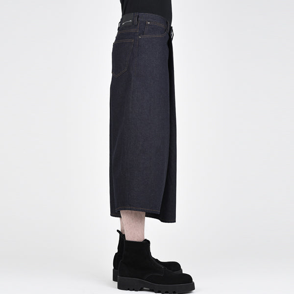 FRONT TUCK CROPPED DENIM