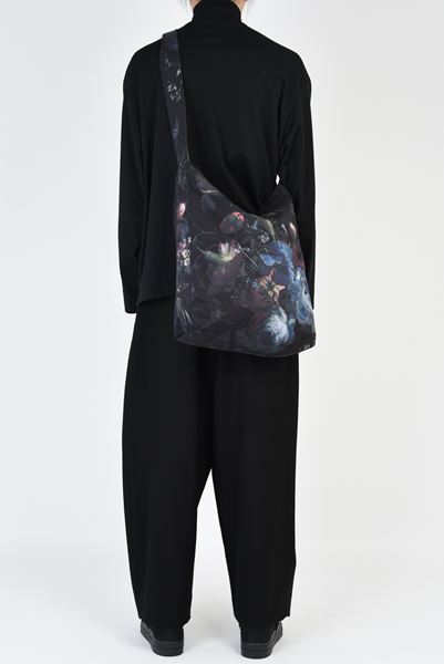 BAG FLOWER OIL PAINTING