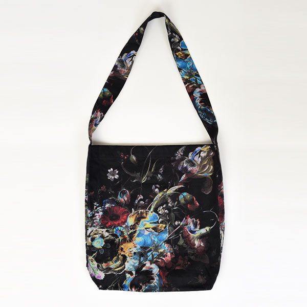 BAG FLOWER OIL PAINTING