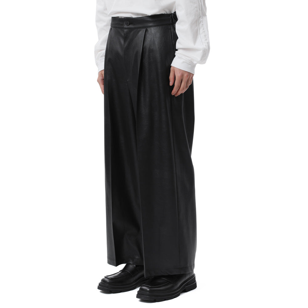SYNTHETIC LEATHER ONE TUCK WIDE TROUSERS
